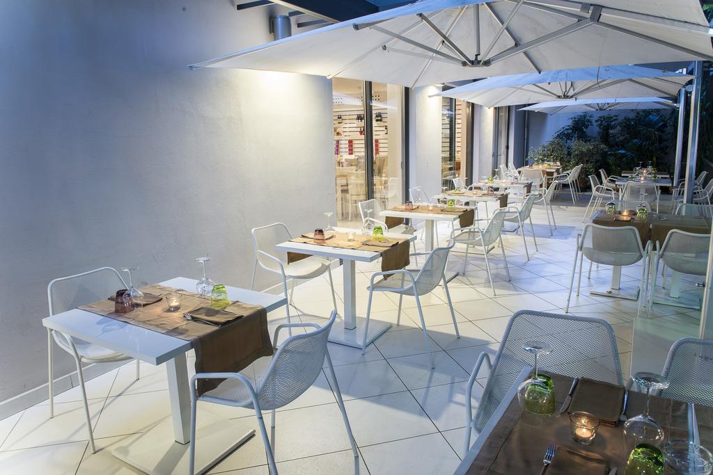 Hotel Mariet โรมาโนดิลุมบาร์เดีย ภายนอก รูปภาพ